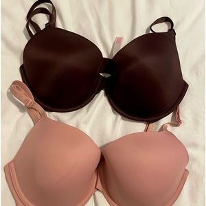 NWT Two Victoria’s Secret lightly lined bras Sz 32DD